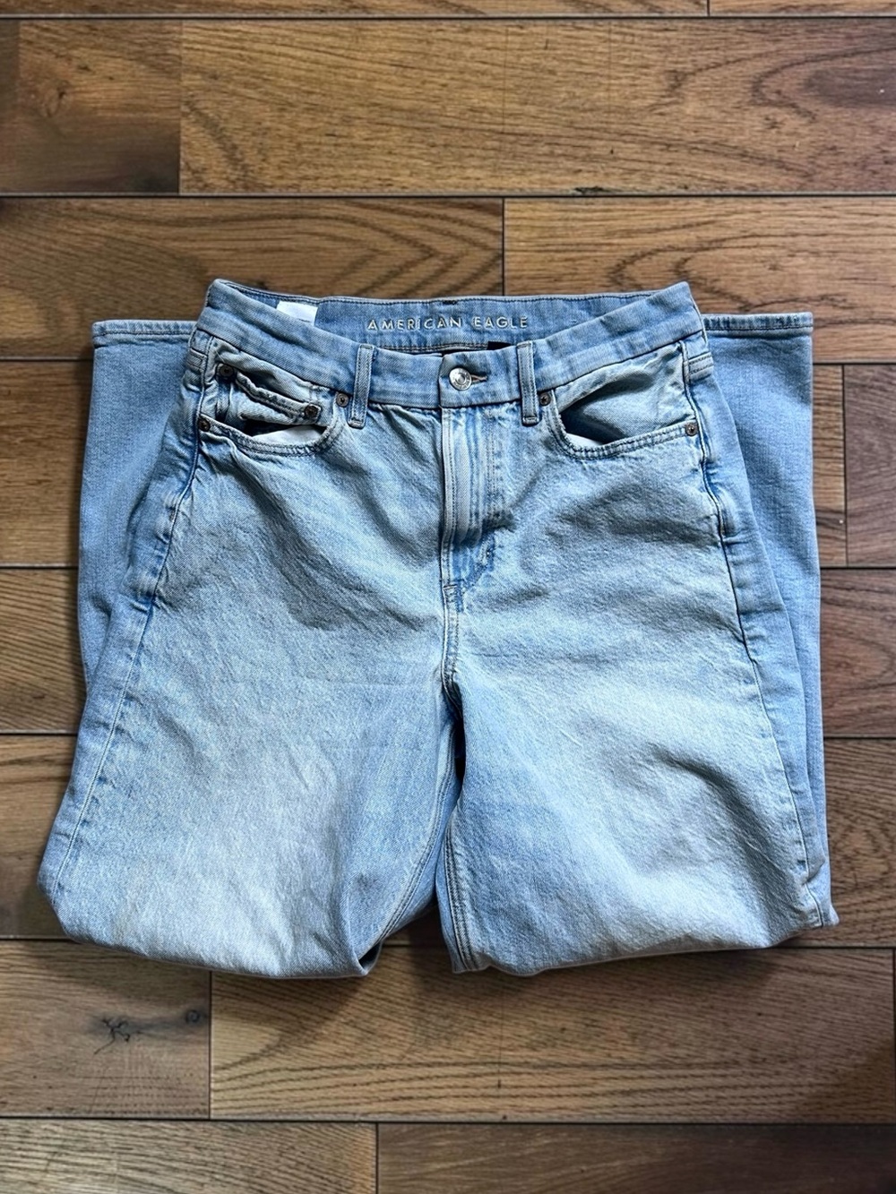 American Eagle Light Wash Curvy Super High Rise Baggy Straight Jeans Size 8